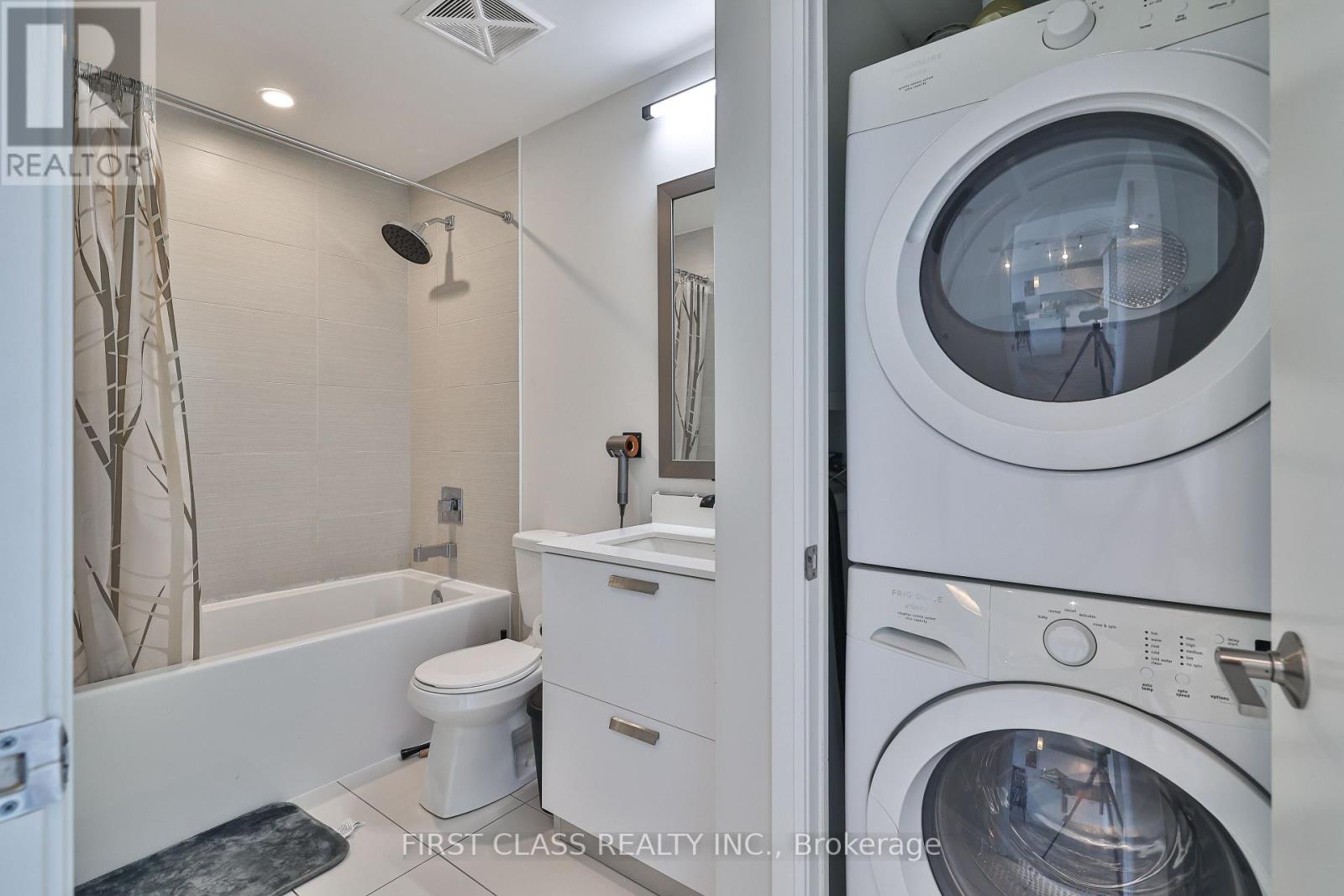 Photo 25 of 1004 11 Bogert Avenue, Toronto ON