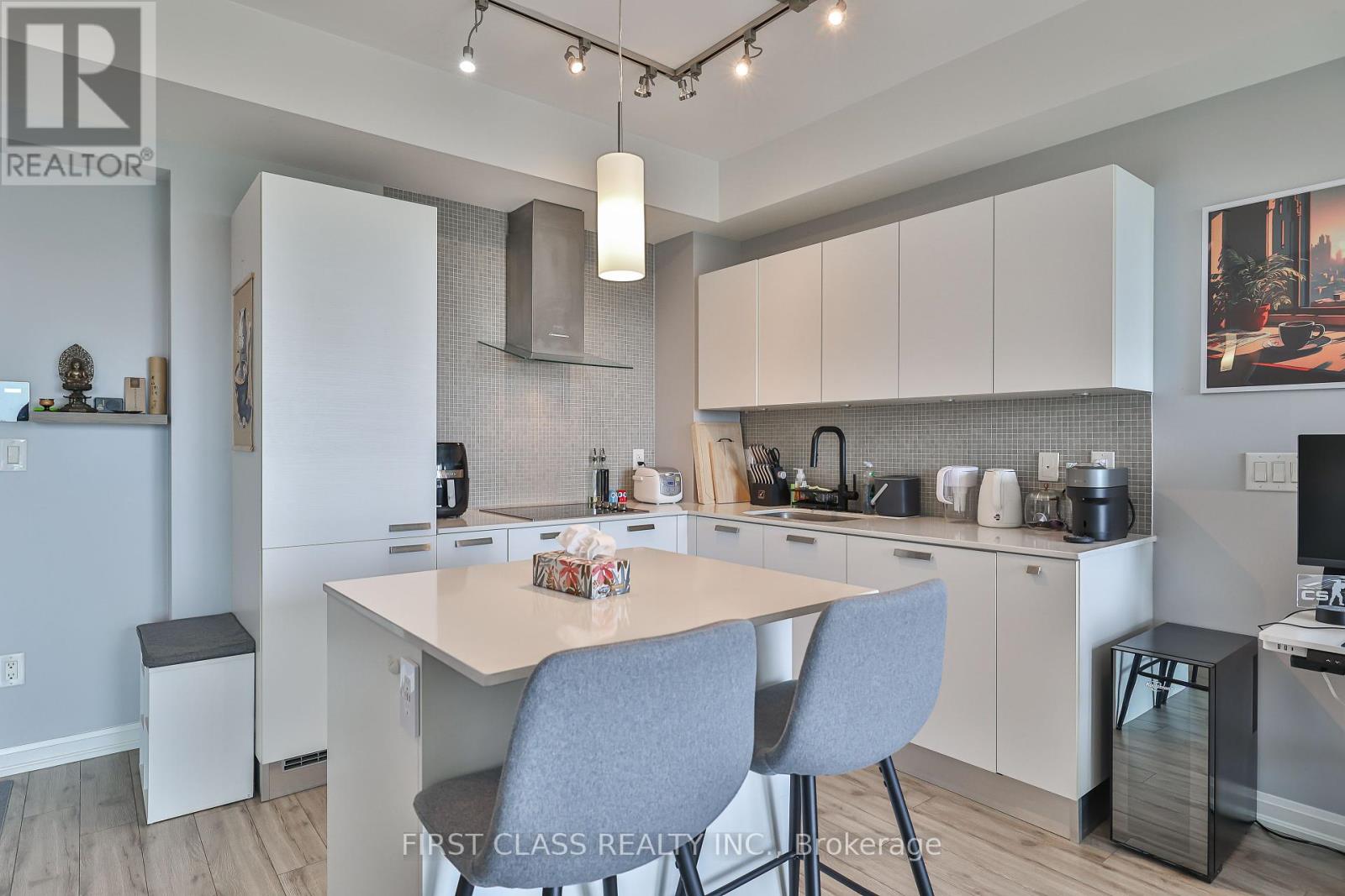 Photo 6 of 1004 11 Bogert Avenue, Toronto ON
