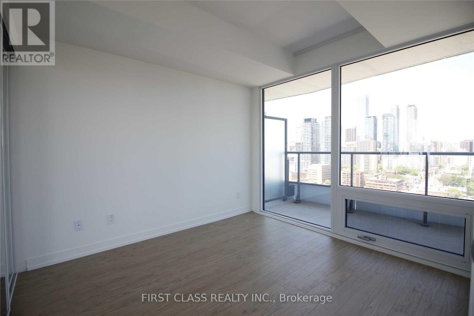 Photo 5 of 2512 85 Wood Street, Toronto ON
