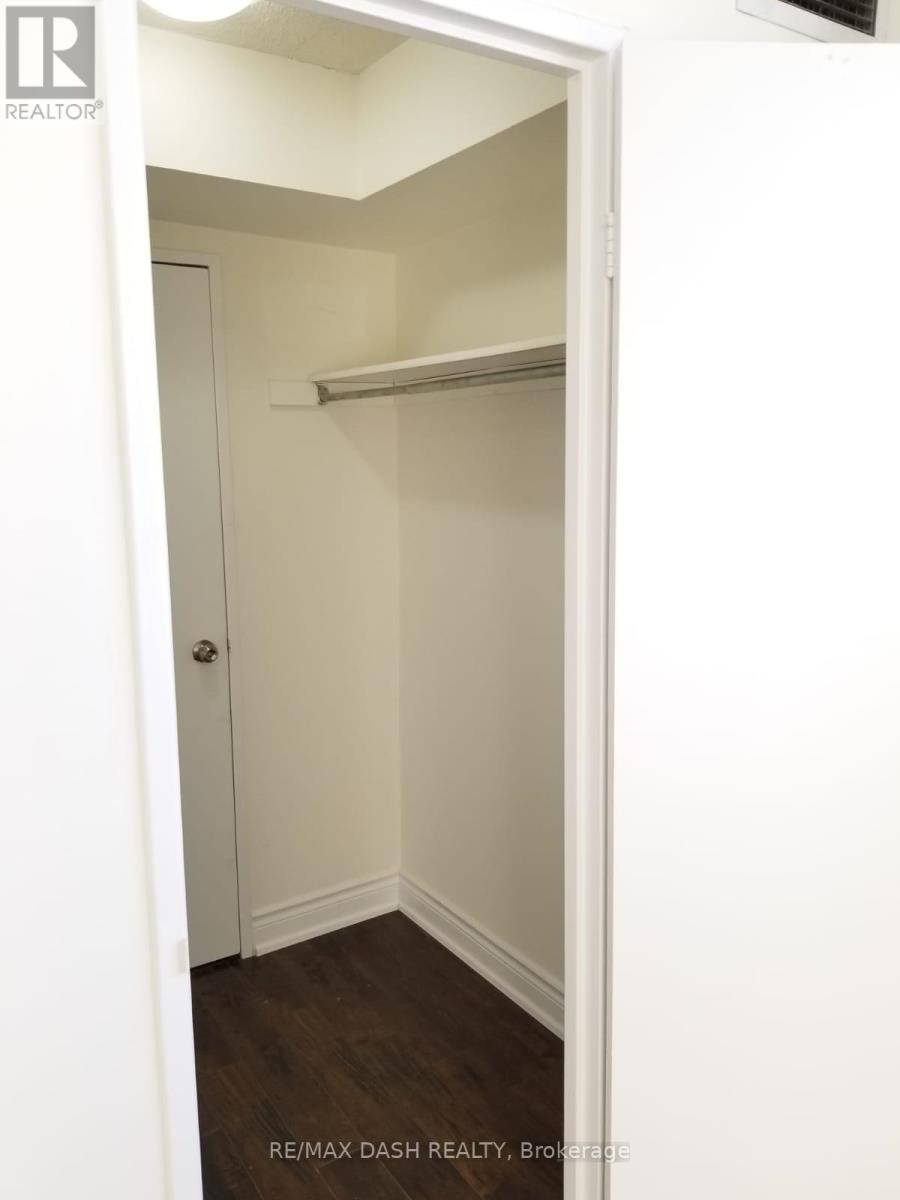 Photo 7 of 2608 10 Tangreen Court, Toronto ON