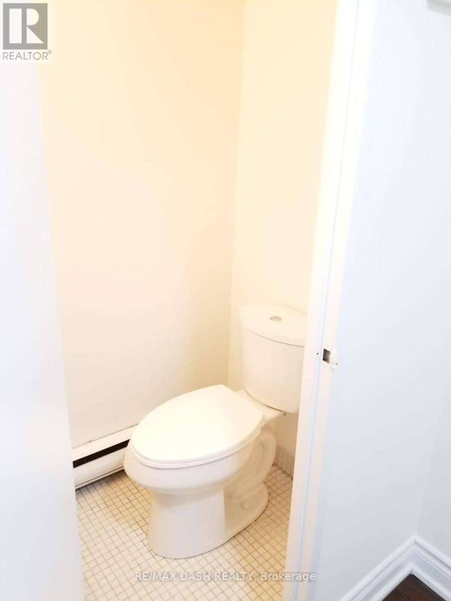 Photo 3 of 2608 10 Tangreen Court, Toronto ON