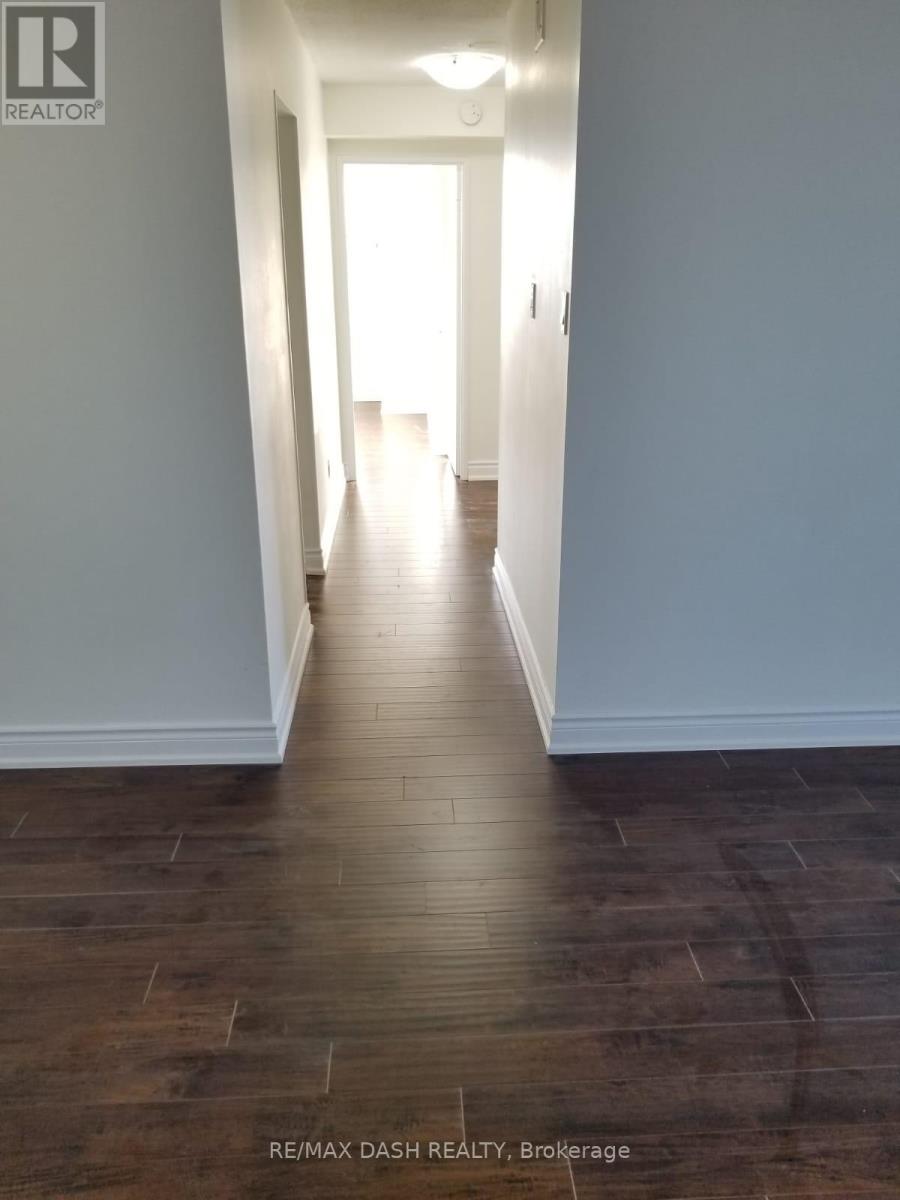 Photo 4 of 2608 10 Tangreen Court, Toronto ON