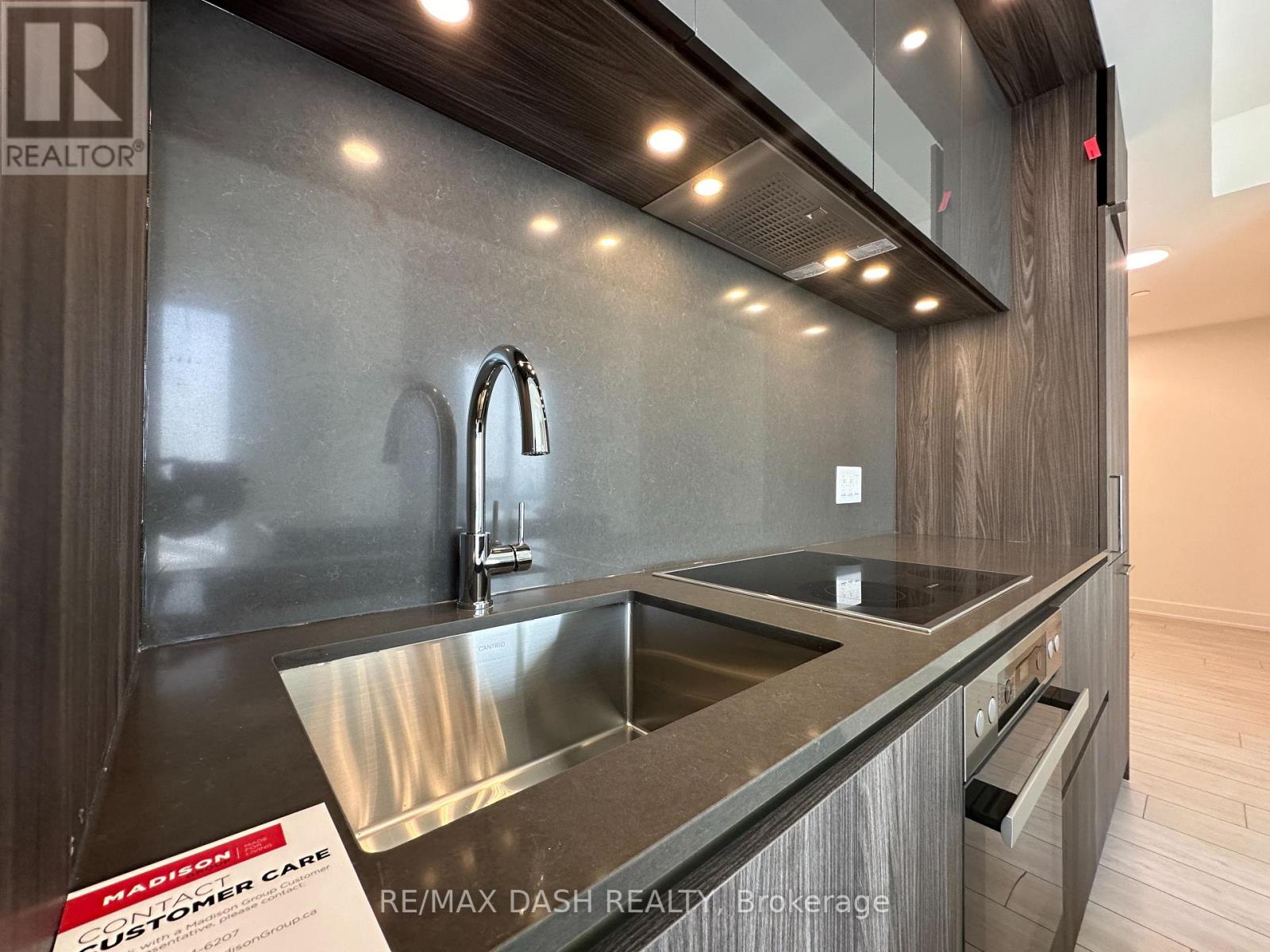 Photo 10 of 3701 15 Mercer Street, Toronto ON