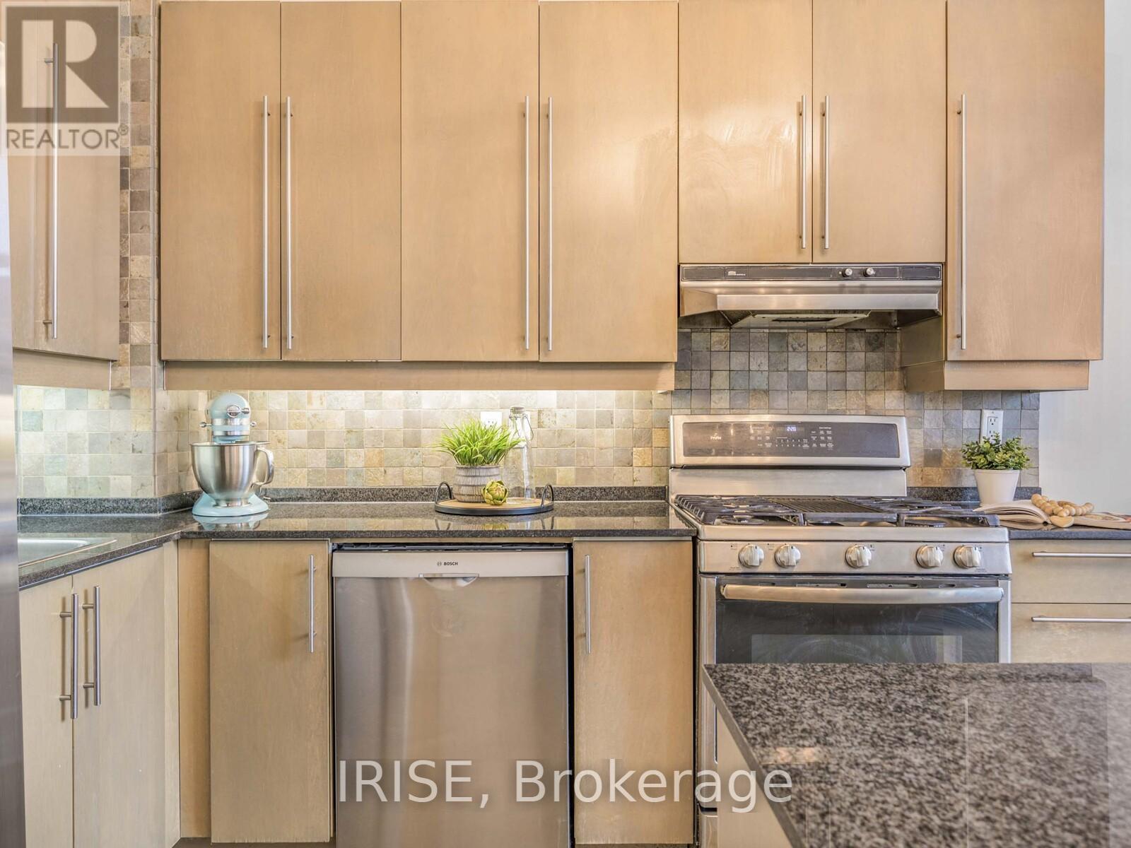 Photo 11 of 939 155 Dalhousie Street, Toronto ON