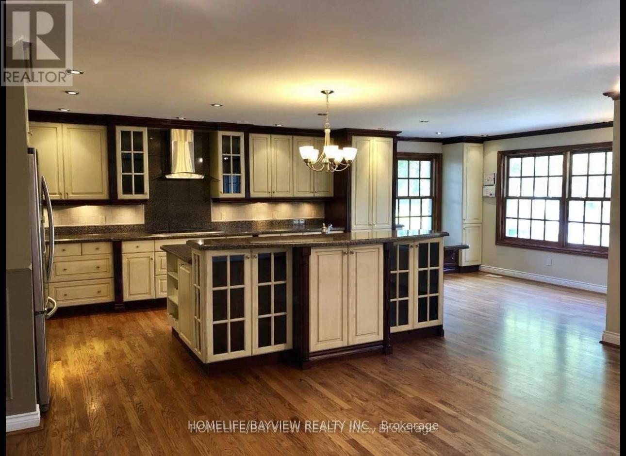 Photo 15 of 70 Bevdale Road N, Toronto ON
