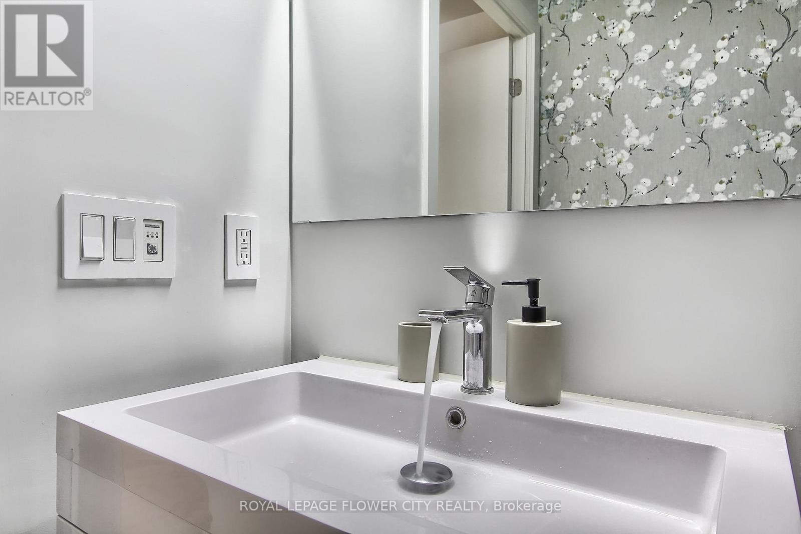 Photo 18 of 1903 68 Shuter Street S, Toronto ON
