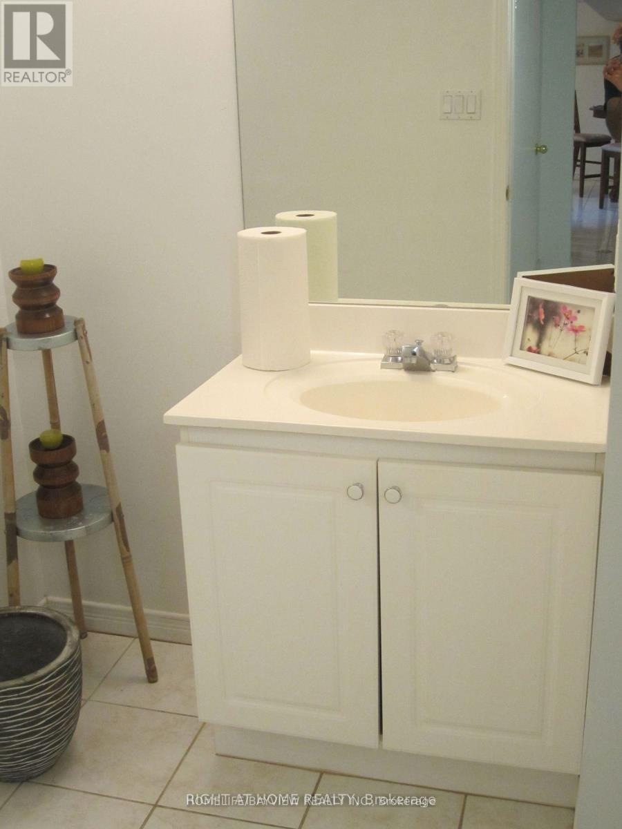 Photo 6 of Bsmt 194 Homewood Avenue, Toronto ON
