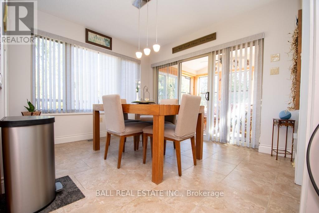 Photo 16 of 1744 Barton Drive, Selwyn ON