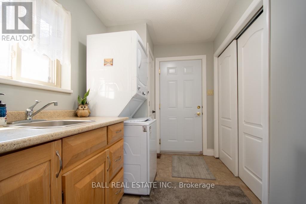 Photo 2 of 1744 Barton Drive, Selwyn ON