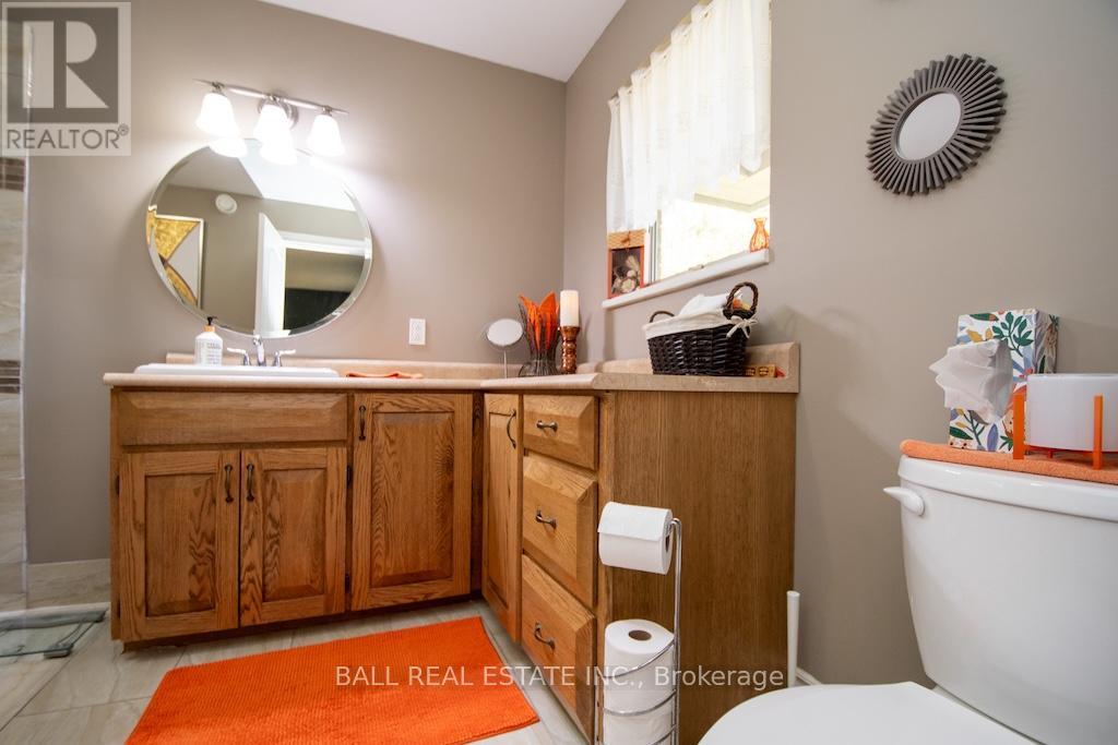 Photo 28 of 1744 Barton Drive, Selwyn ON