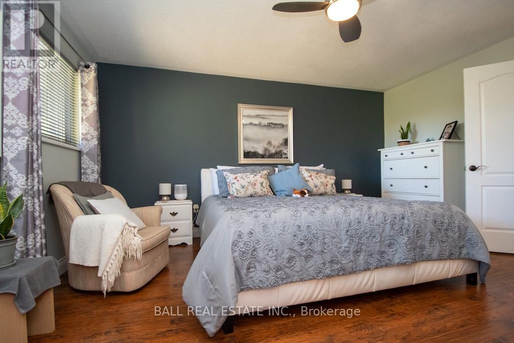 Photo 31 of 1744 Barton Drive, Selwyn ON