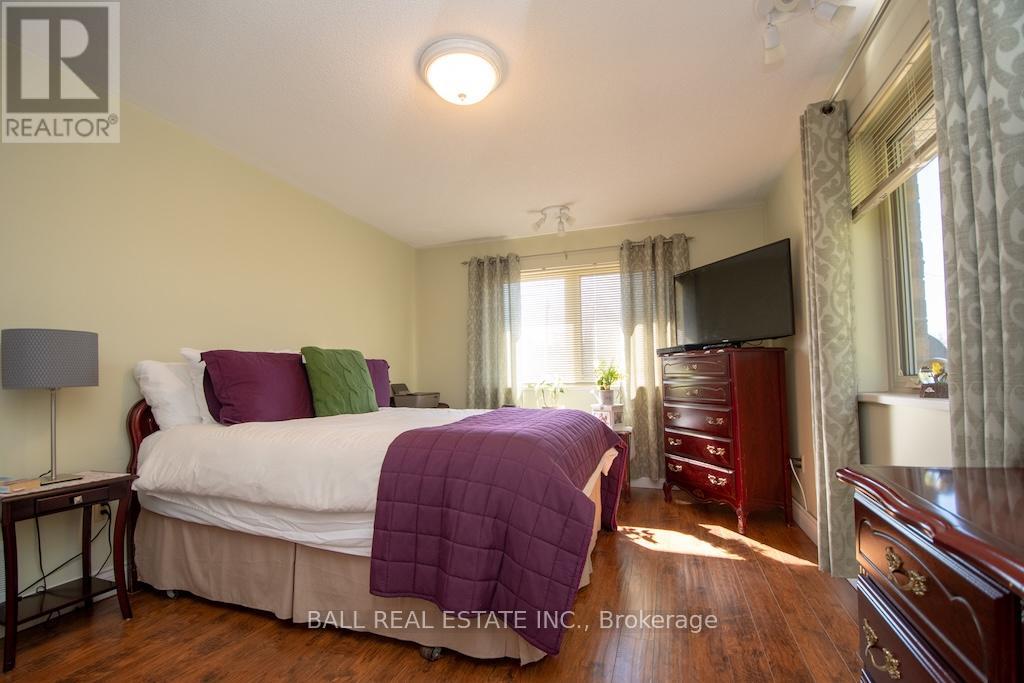Photo 34 of 1744 Barton Drive, Selwyn ON