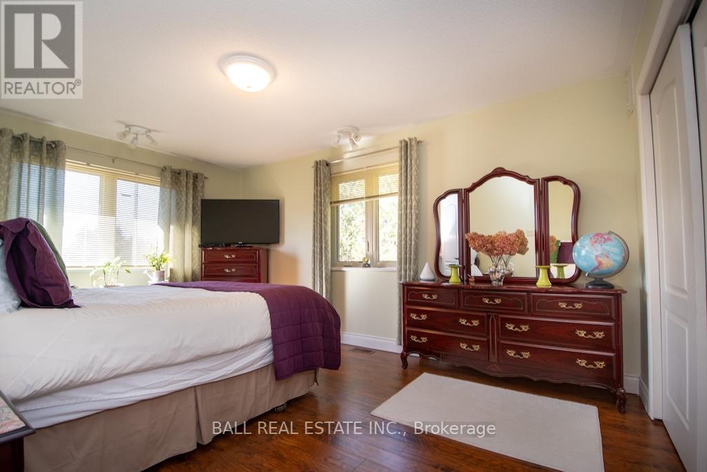 Photo 49 of 1744 Barton Drive, Selwyn ON