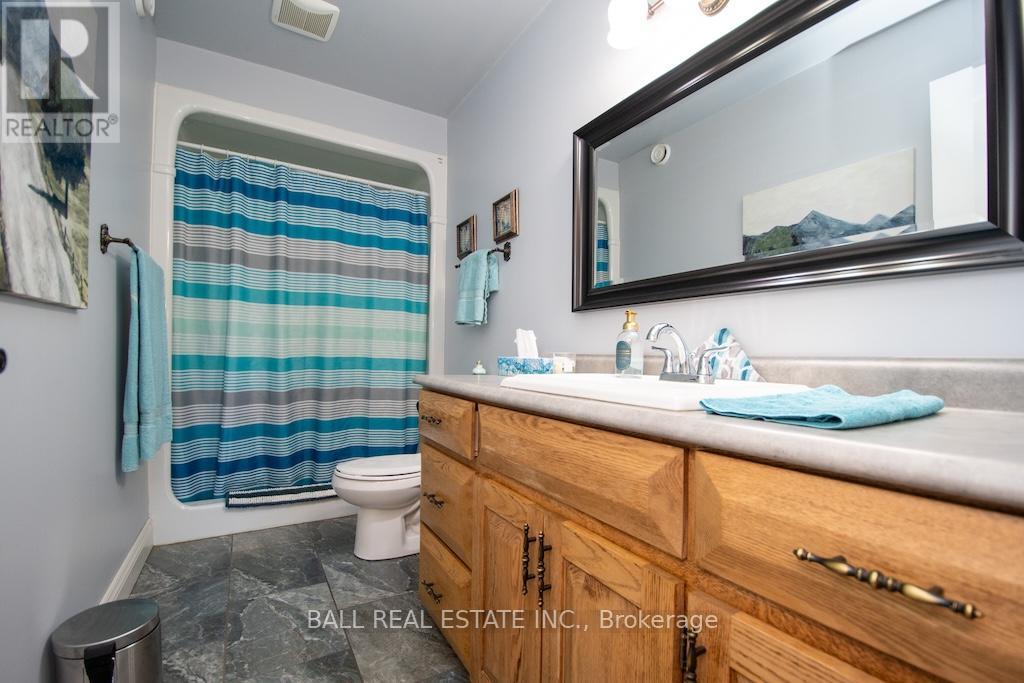 Photo 21 of 1744 Barton Drive, Selwyn ON