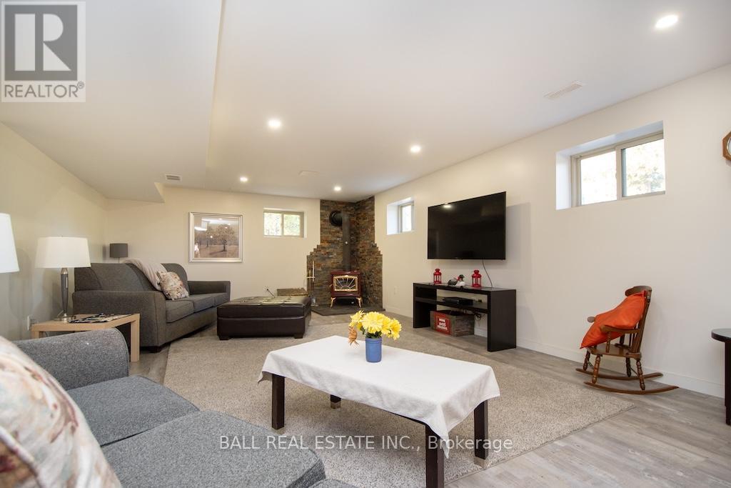 Photo 44 of 1744 Barton Drive, Selwyn ON