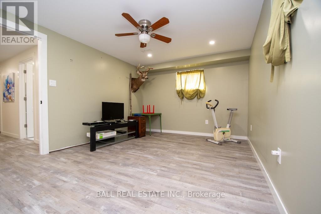 Photo 4 of 1744 Barton Drive, Selwyn ON