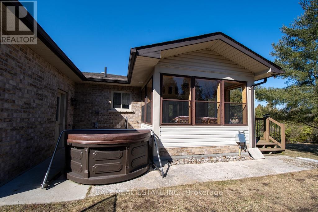 Photo 20 of 1744 Barton Drive, Selwyn ON