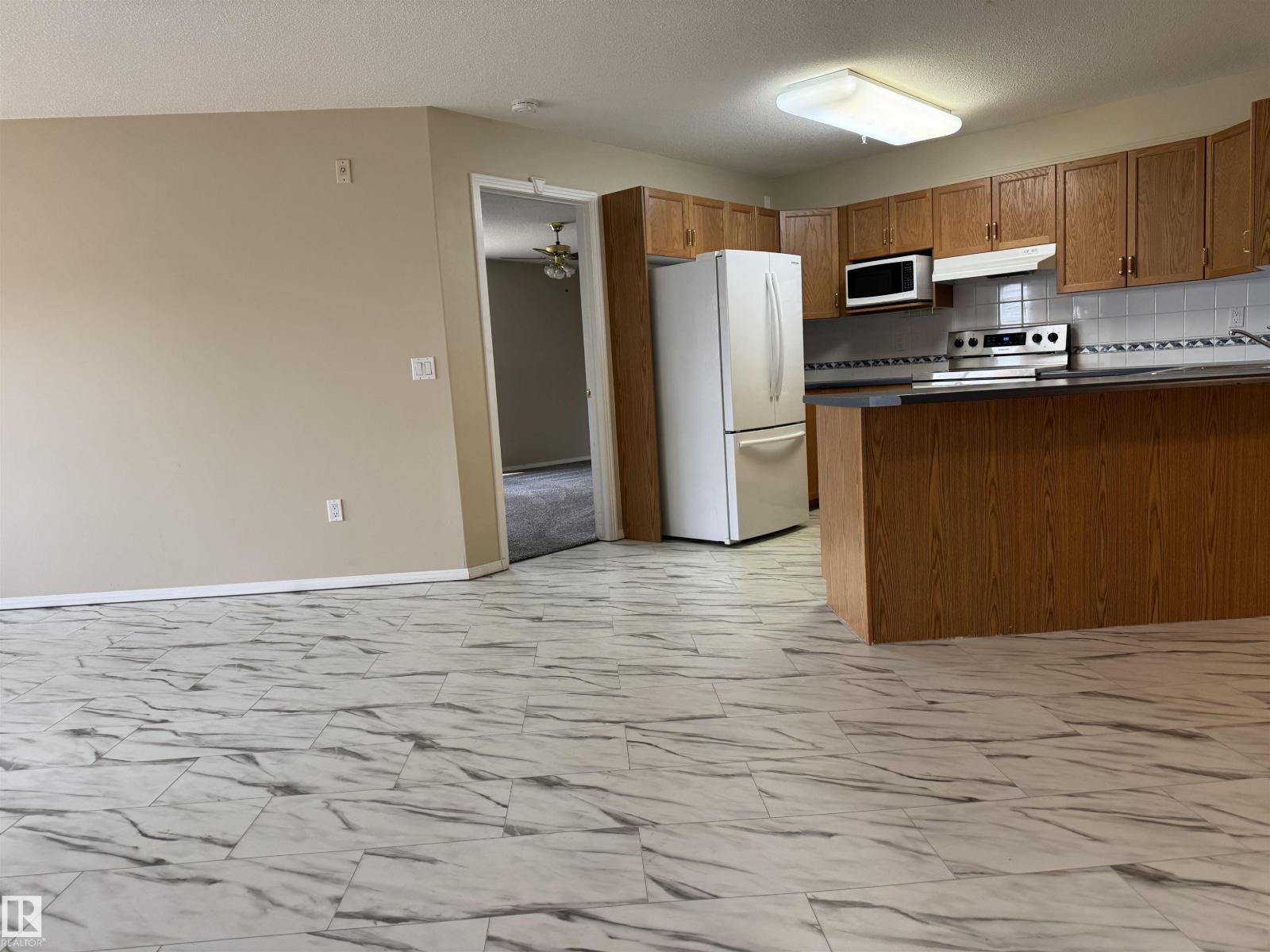 Photo 16 of 6623 172 St Nw, Edmonton AB