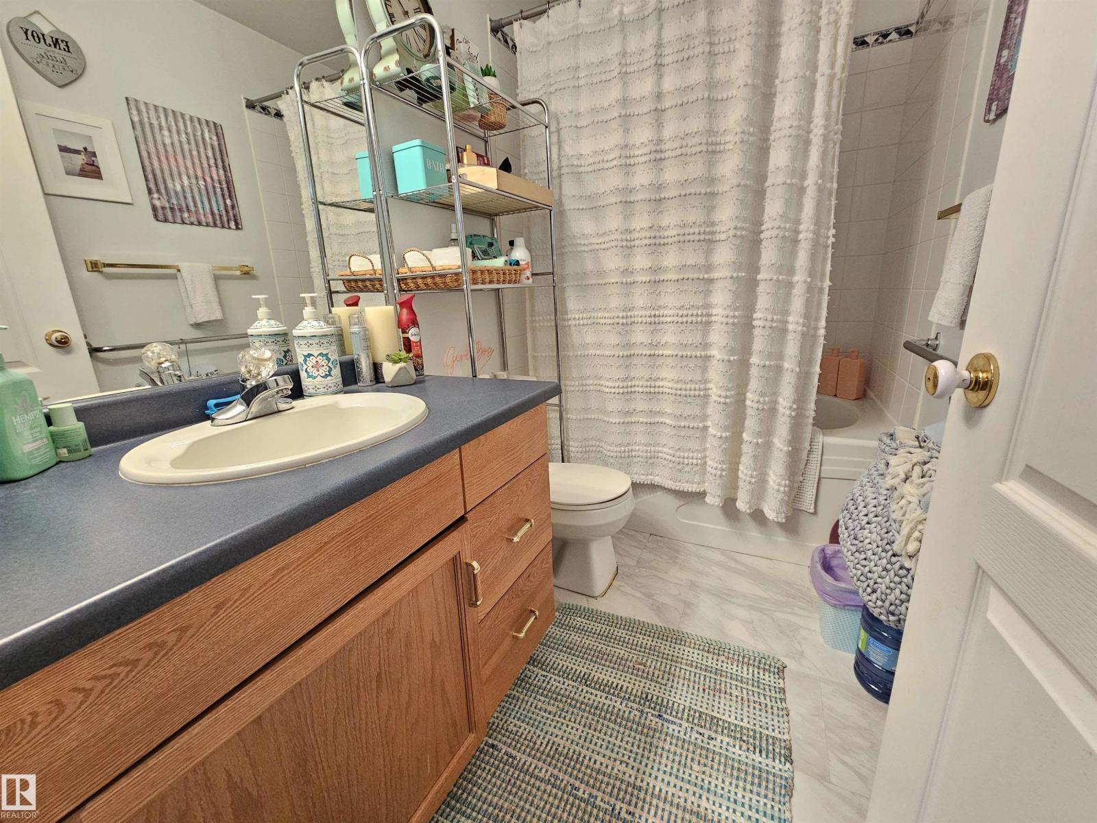 Photo 7 of 6623 172 St Nw, Edmonton AB