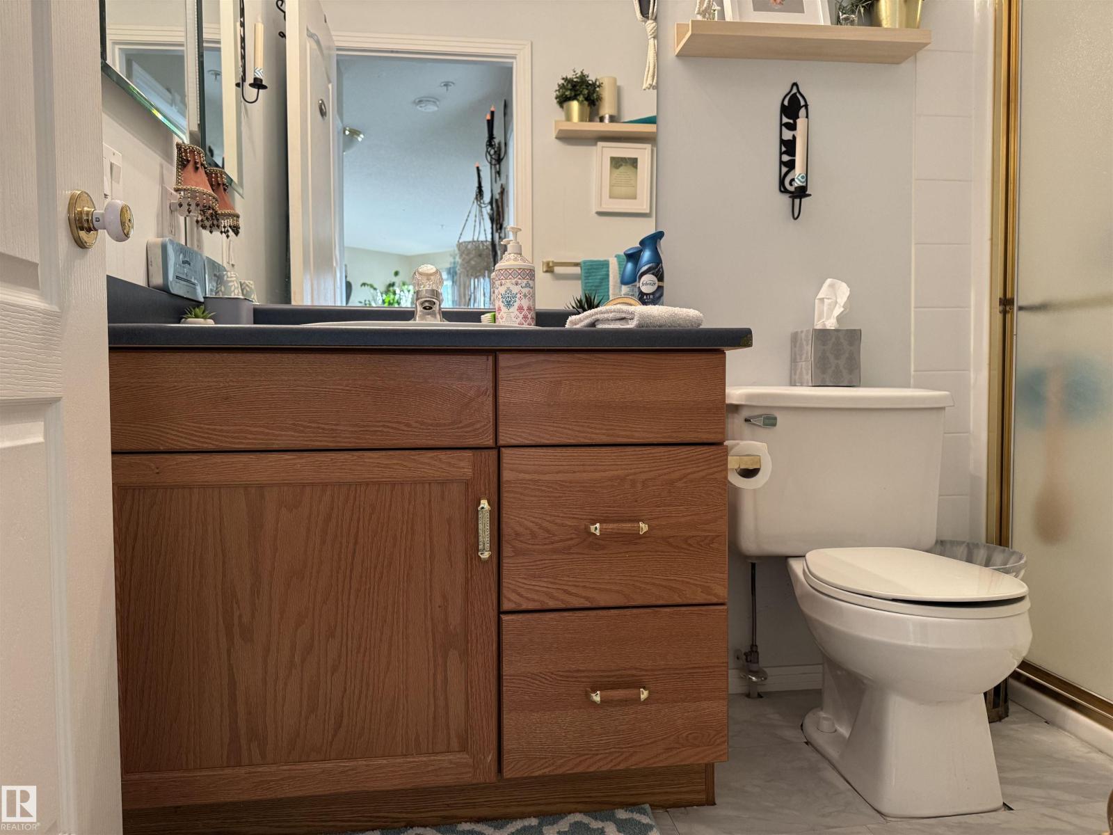 Photo 10 of 6623 172 St Nw, Edmonton AB