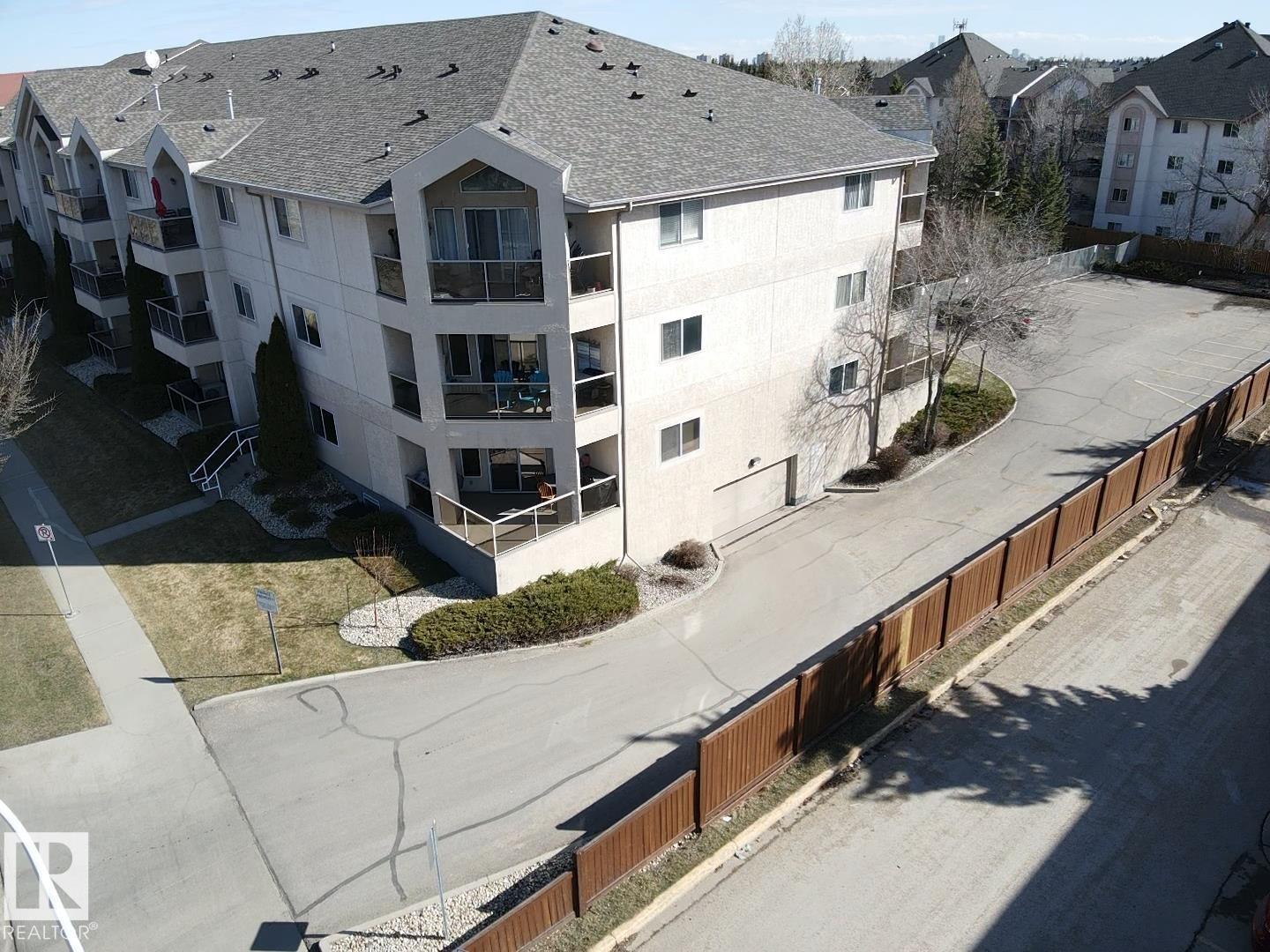 Photo 1 of 6623 172 St Nw, Edmonton AB