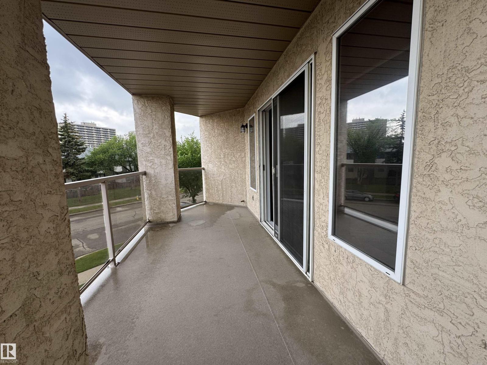 Photo 4 of 6623 172 St Nw, Edmonton AB