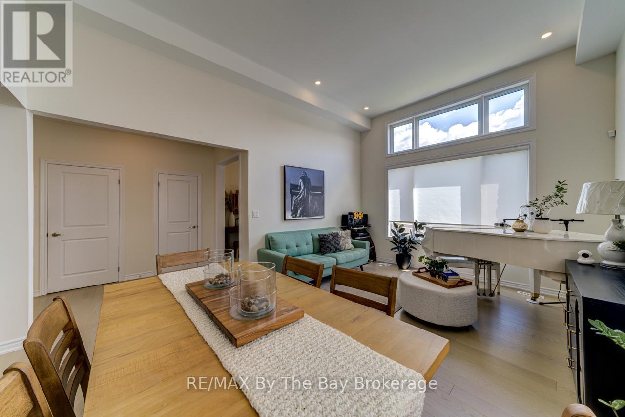 Photo 10 of 33 Nicort Road, Wasaga Beach ON