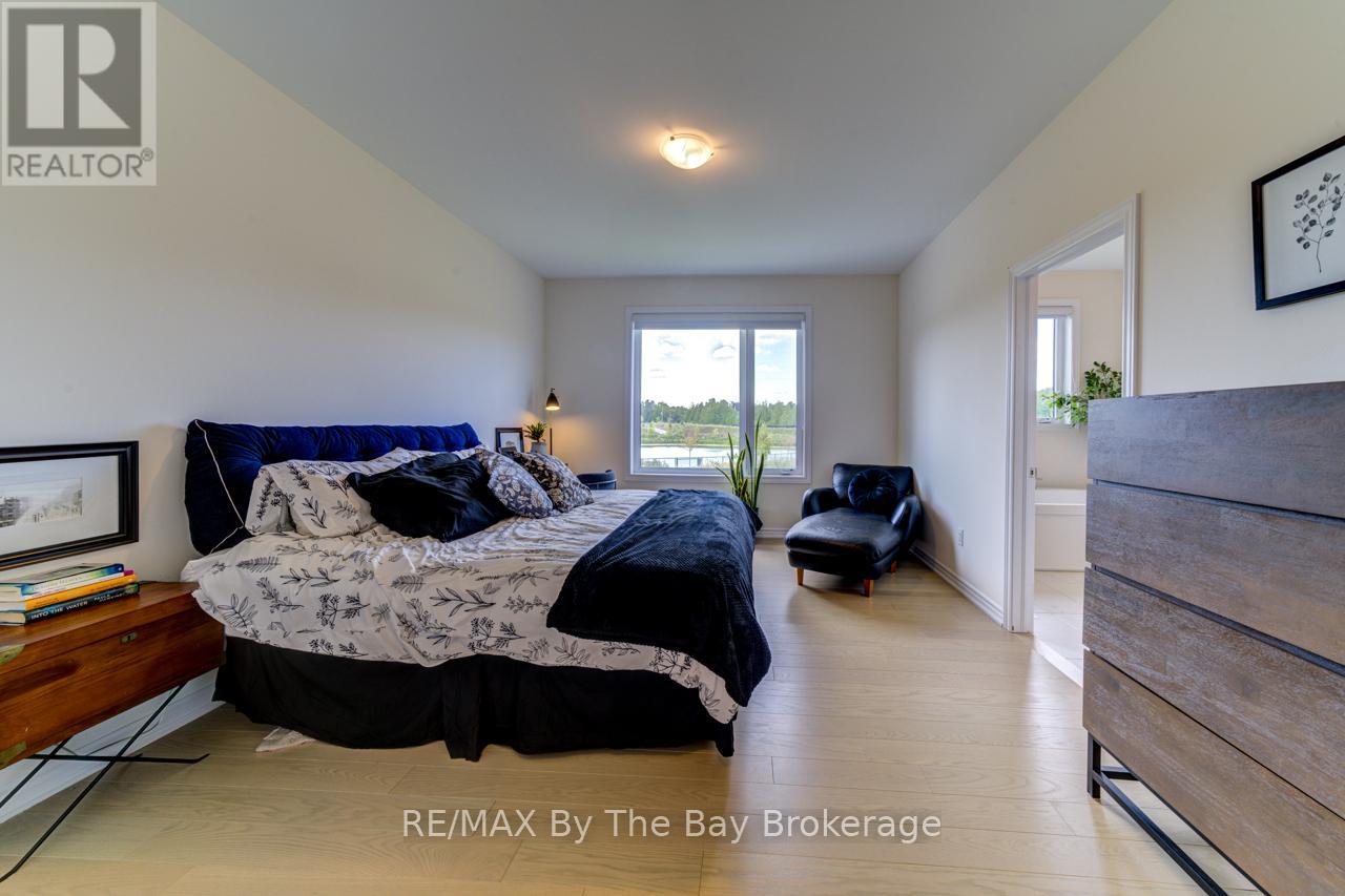 Photo 27 of 33 Nicort Road, Wasaga Beach ON