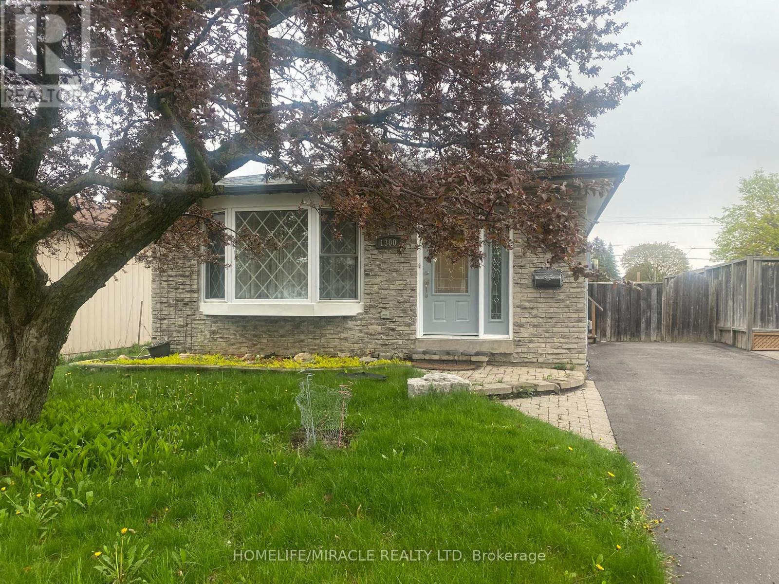 Photo 18 of Basement 1300 Belair Crescent, Oshawa ON