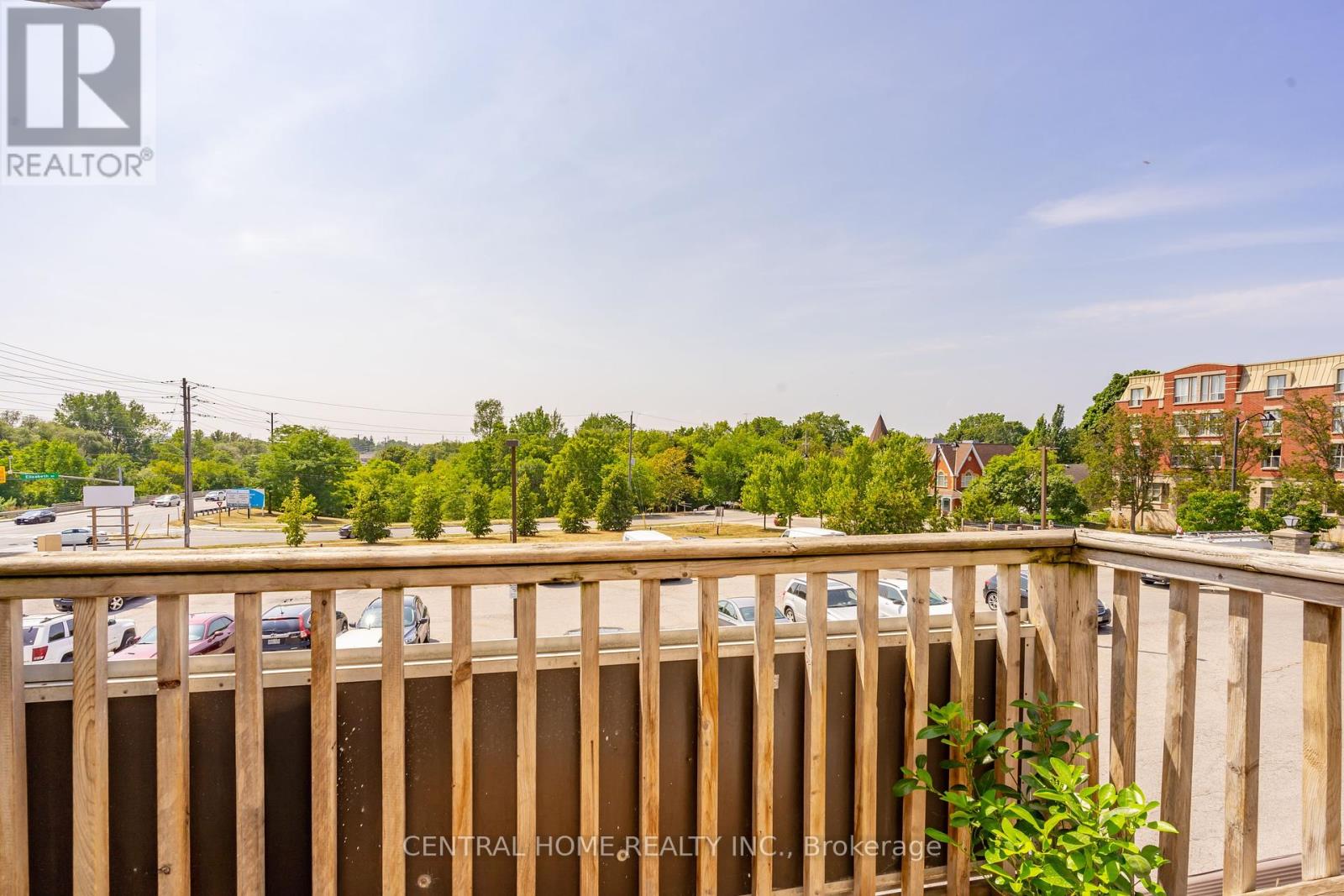 Photo 8 of 01 109 Old Kingston Road, Ajax ON
