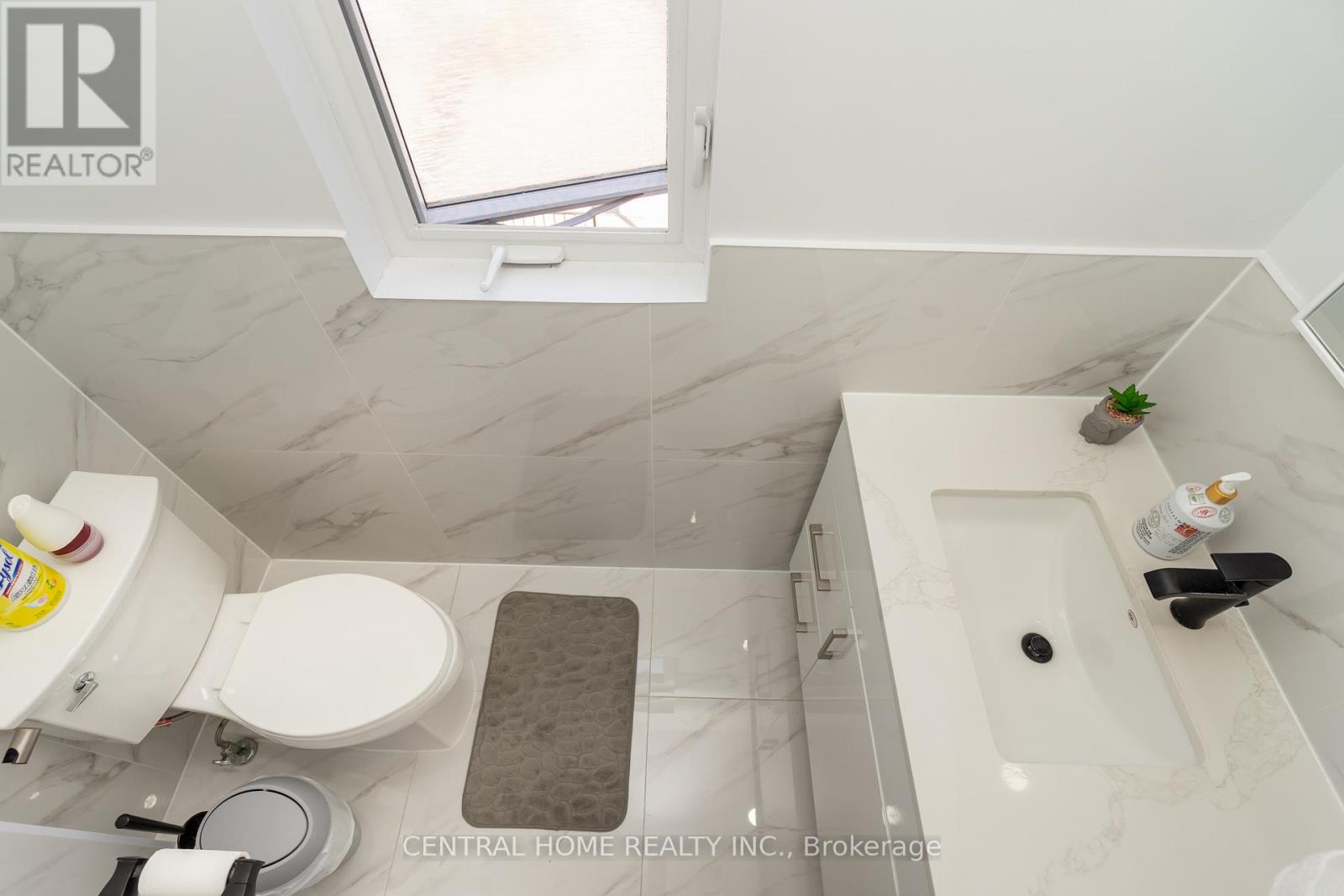 Photo 18 of 01 109 Old Kingston Road, Ajax ON