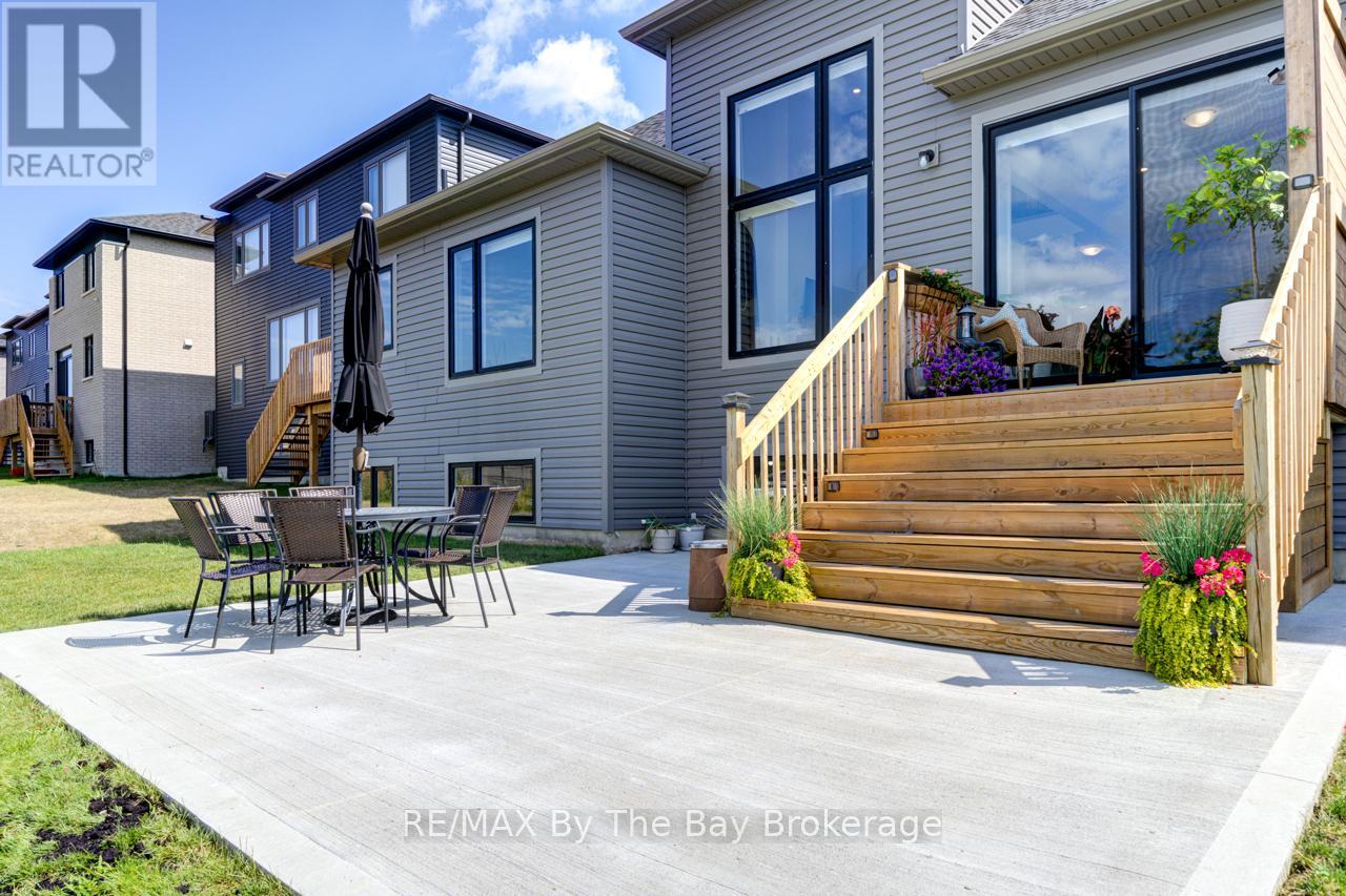 Photo 40 of 33 Nicort Road, Wasaga Beach ON