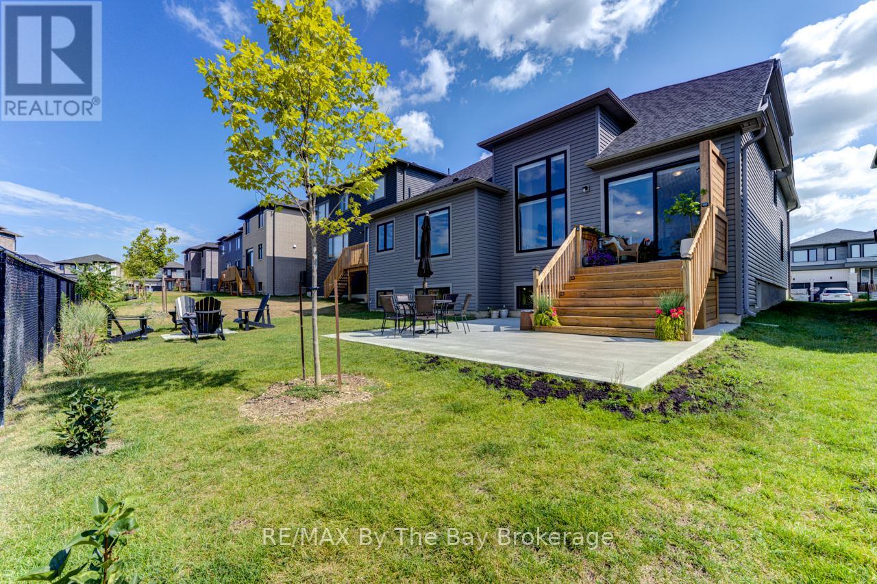 Photo 45 of 33 Nicort Road, Wasaga Beach ON