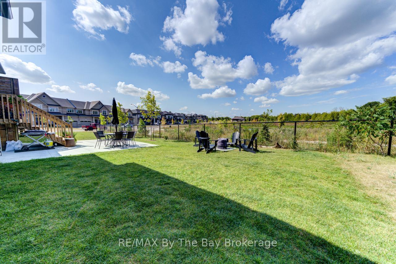 Photo 41 of 33 Nicort Road, Wasaga Beach ON