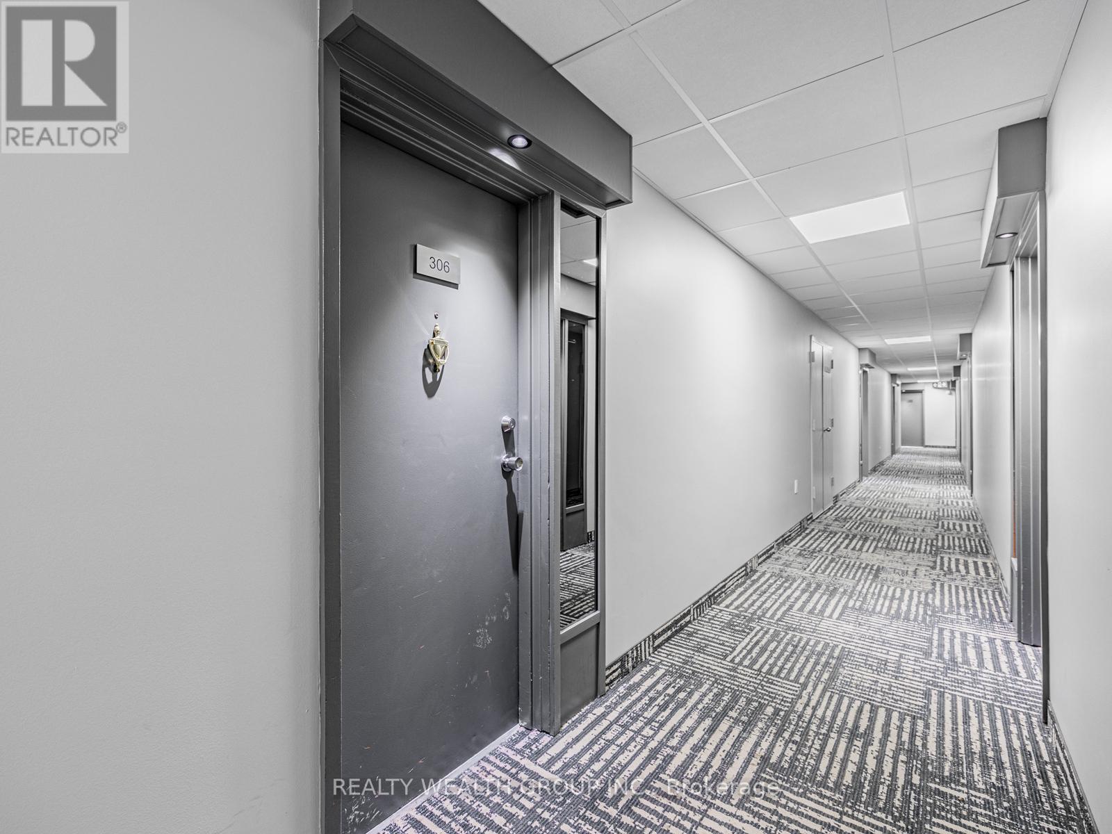 Photo 8 of 306 4062 Lawrence Avenue, Toronto ON