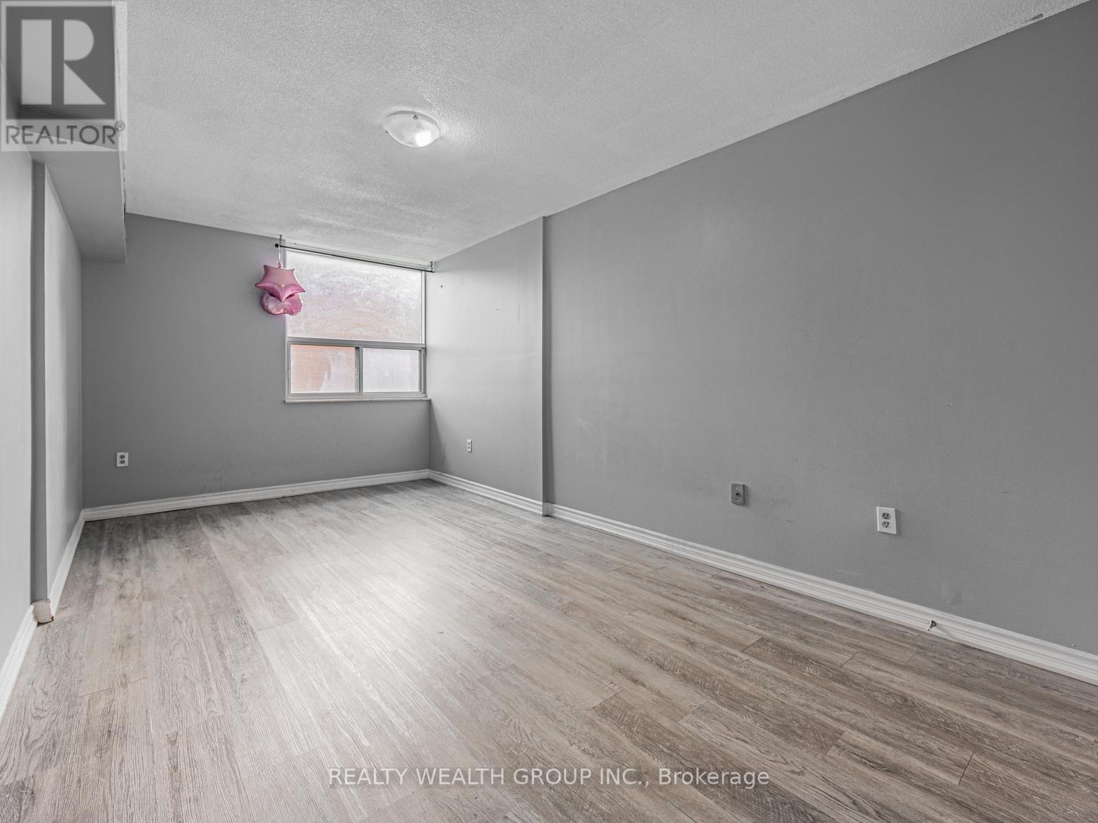 Photo 20 of 306 4062 Lawrence Avenue, Toronto ON