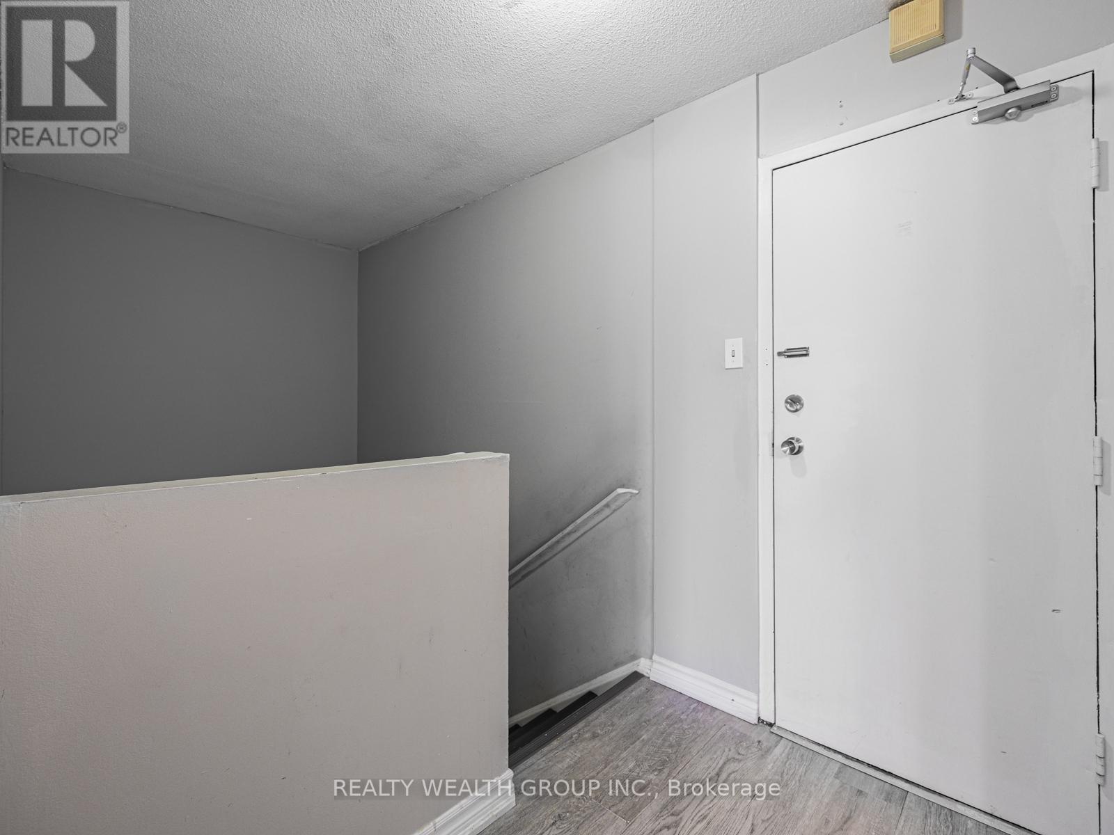 Photo 1 of 306 4062 Lawrence Avenue, Toronto ON