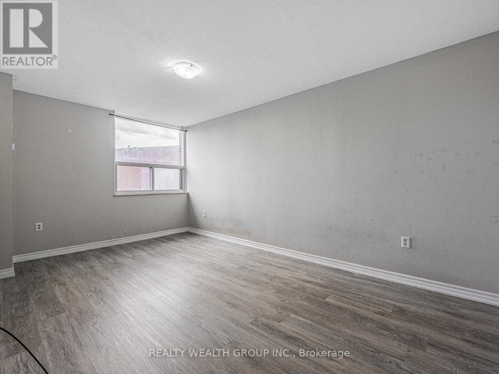 Photo 17 of 306 4062 Lawrence Avenue, Toronto ON