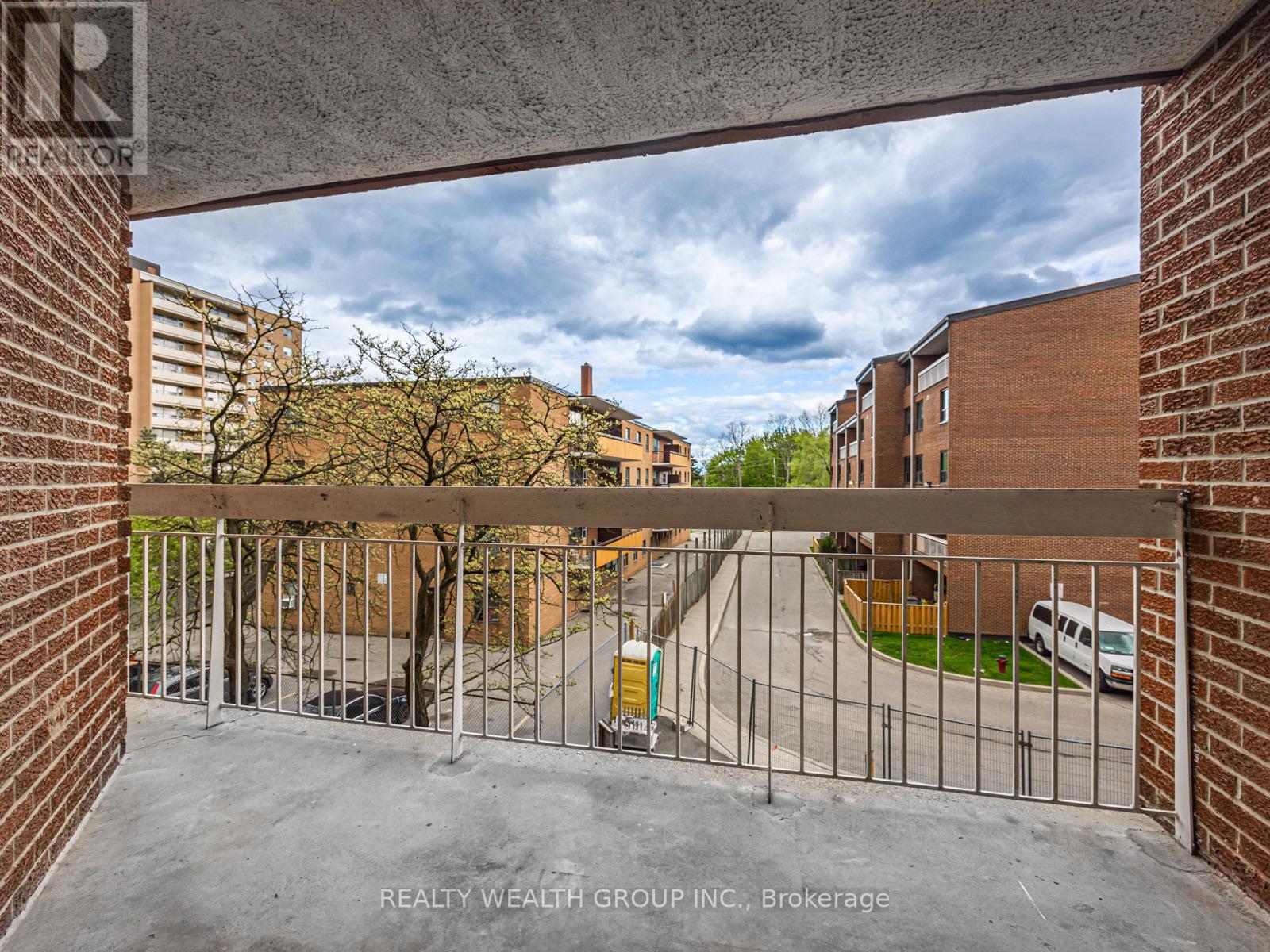 Photo 6 of 306 4062 Lawrence Avenue, Toronto ON
