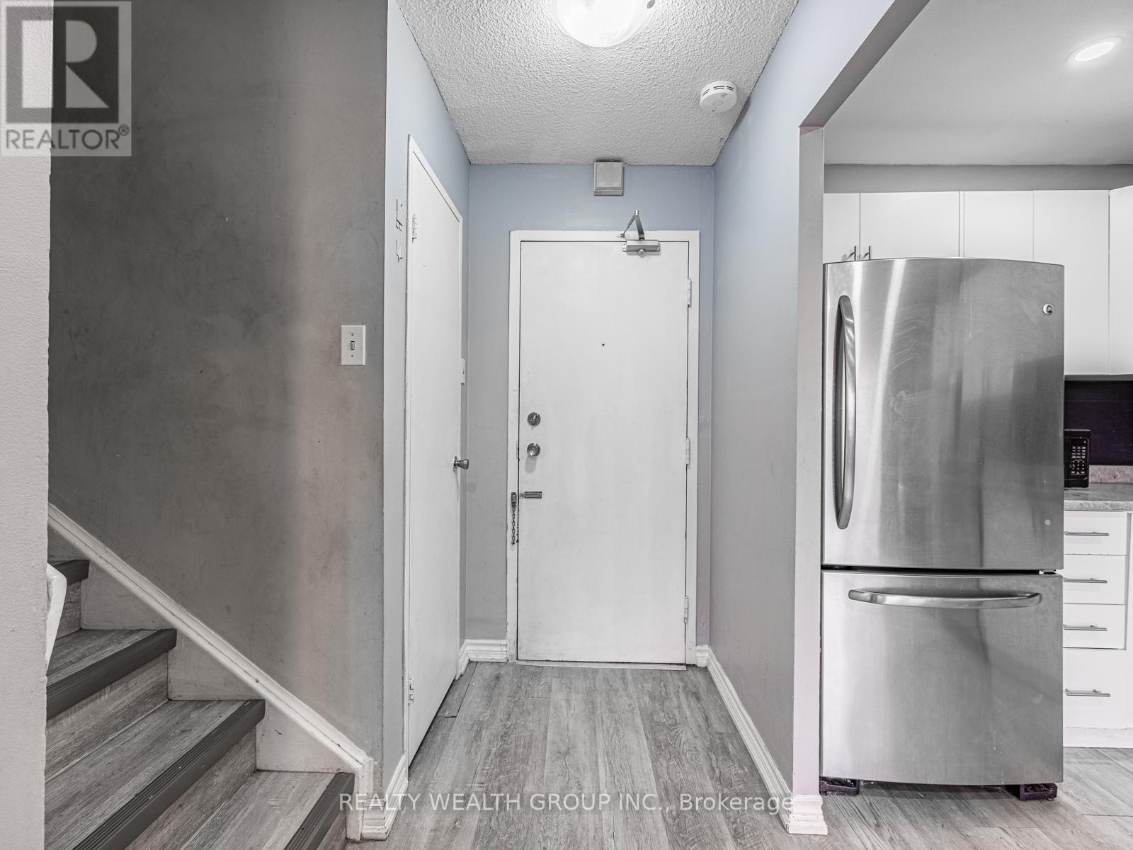 Photo 14 of 306 4062 Lawrence Avenue, Toronto ON