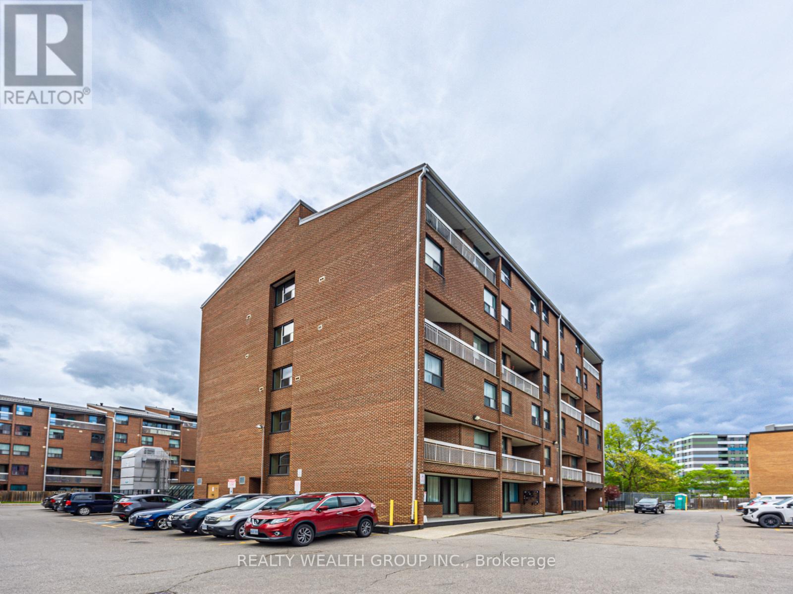 Photo 32 of 306 4062 Lawrence Avenue, Toronto ON