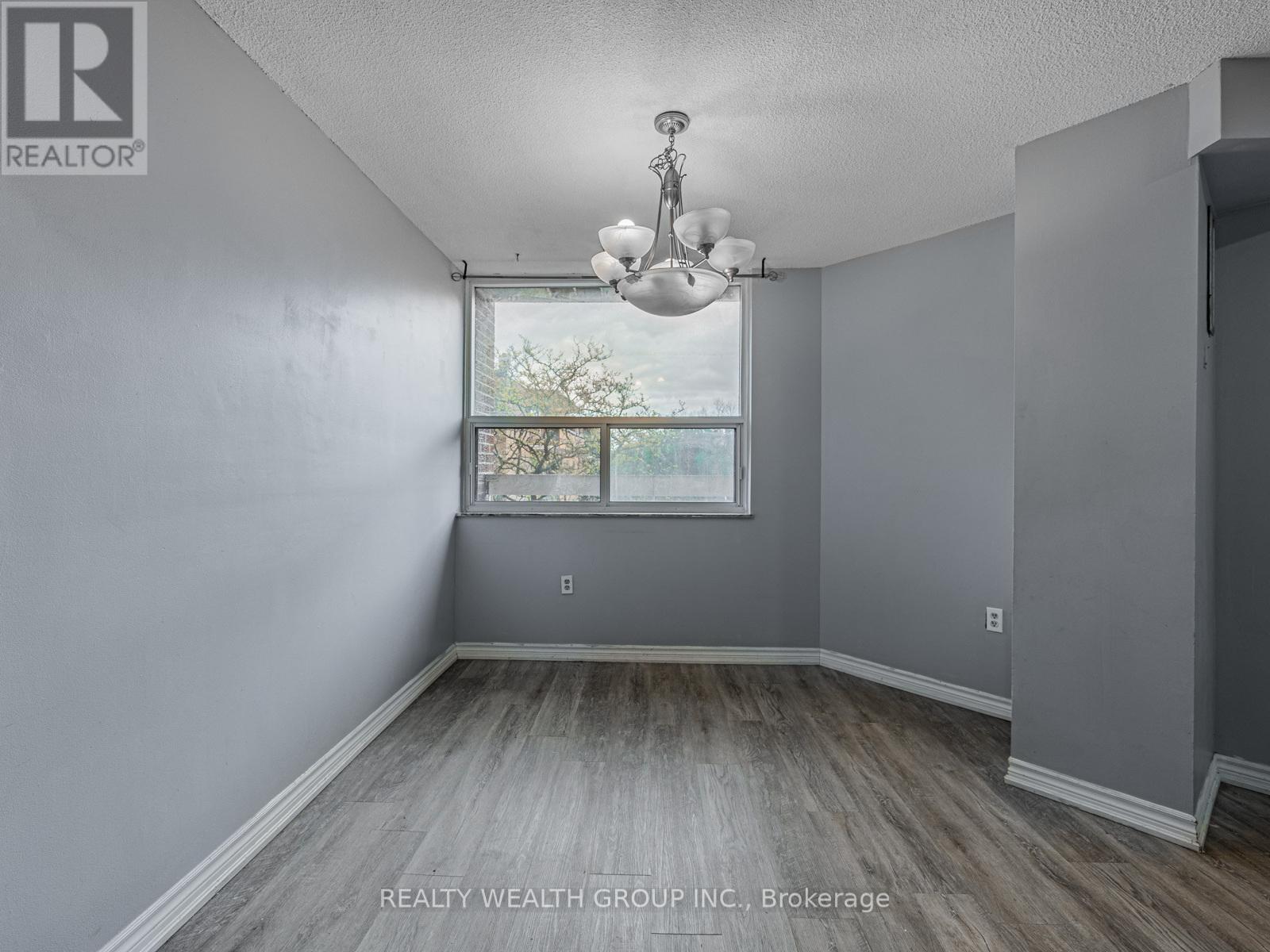 Photo 15 of 306 4062 Lawrence Avenue, Toronto ON