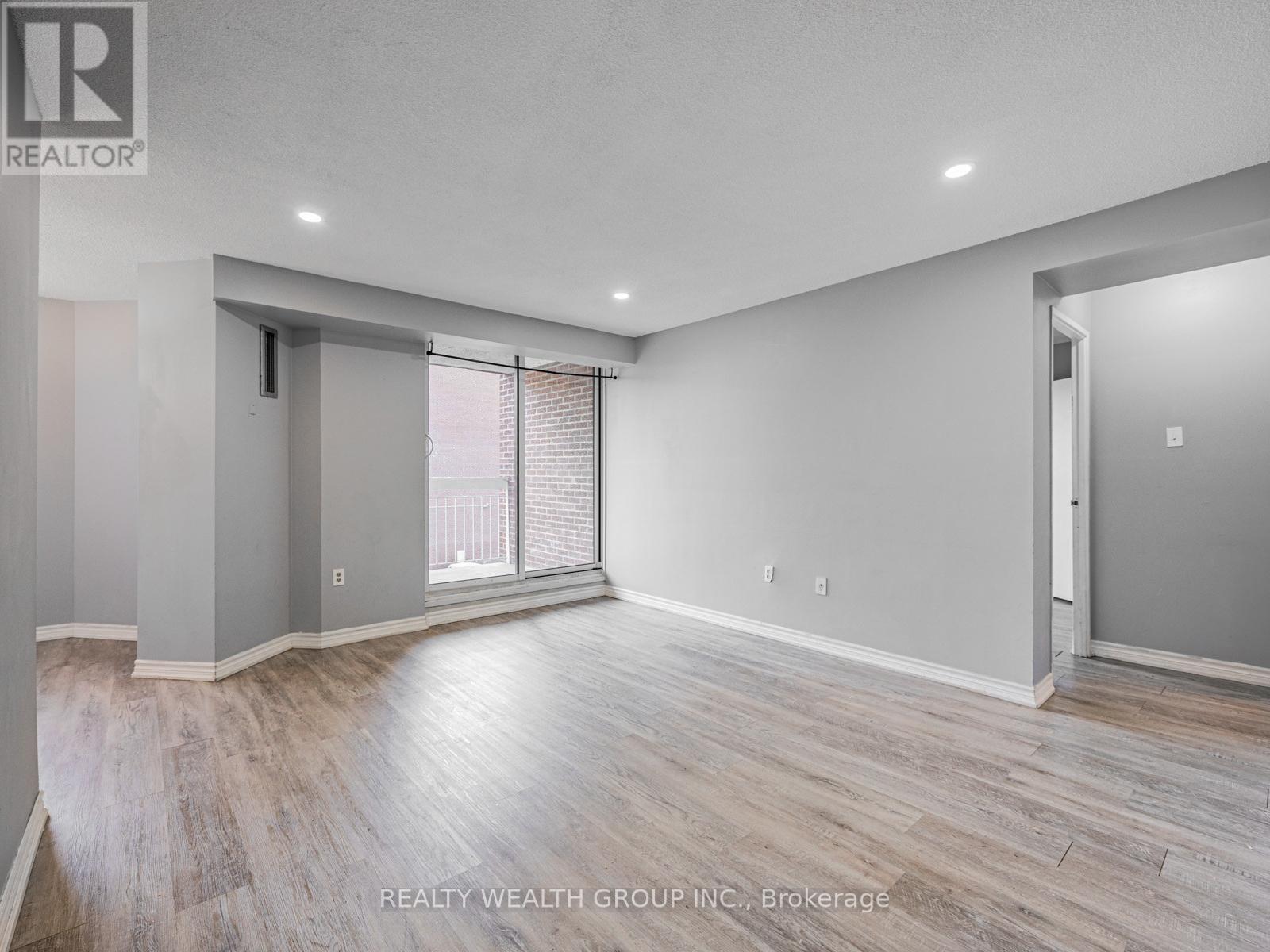 Photo 26 of 306 4062 Lawrence Avenue, Toronto ON