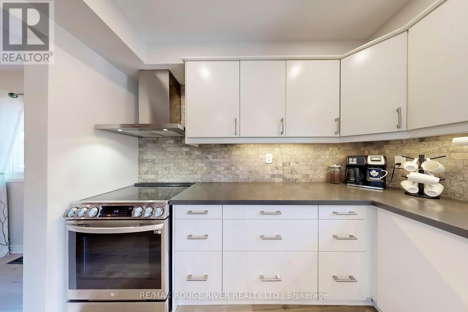 Photo 15 of 13 Dagwell Crescent, Ajax ON