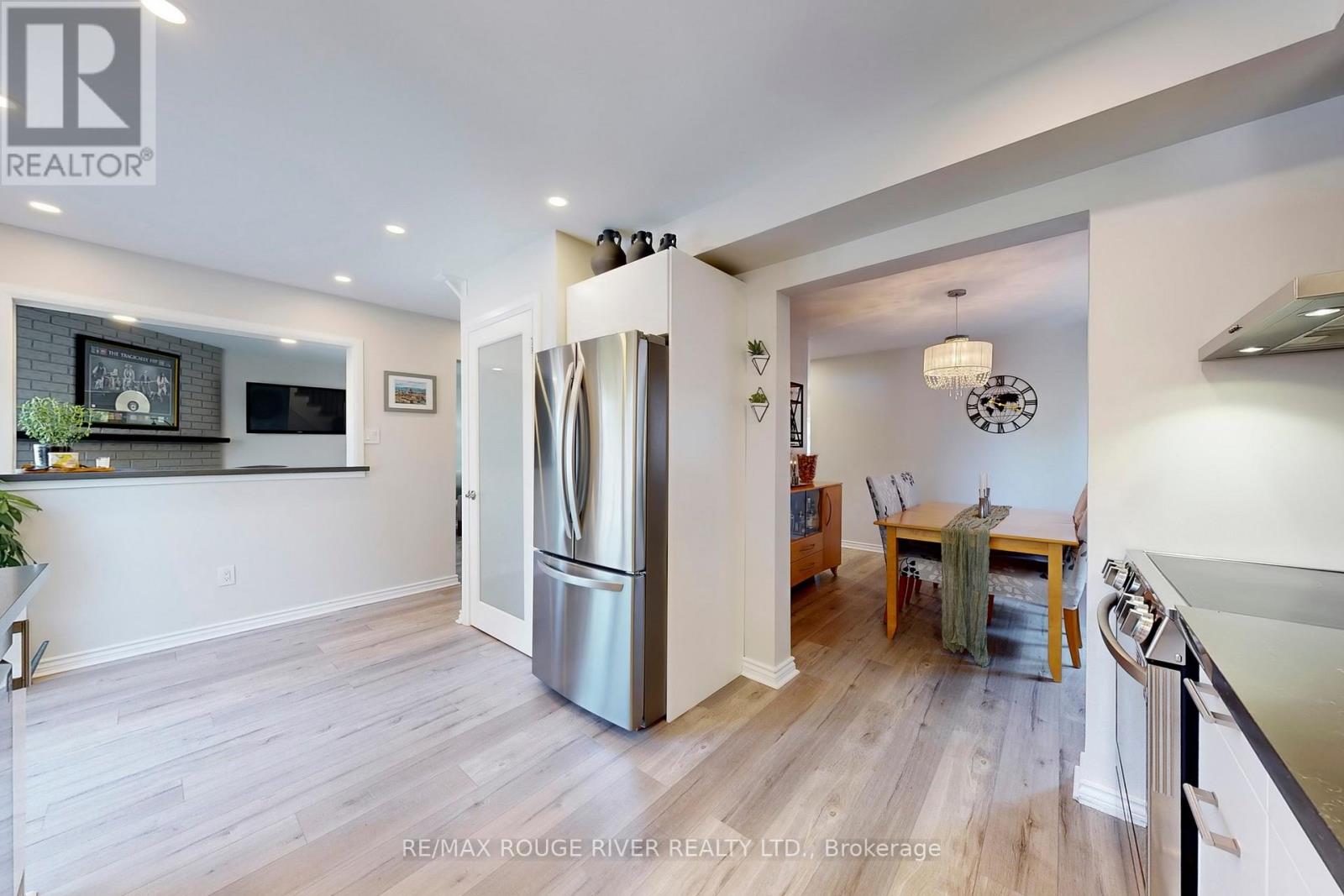 Photo 16 of 13 Dagwell Crescent, Ajax ON
