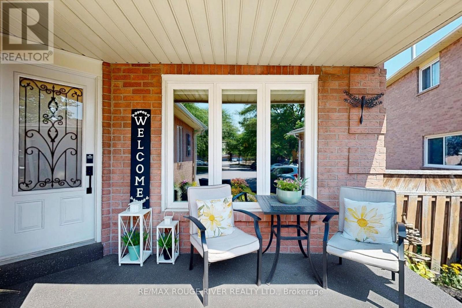 Photo 2 of 13 Dagwell Crescent, Ajax ON