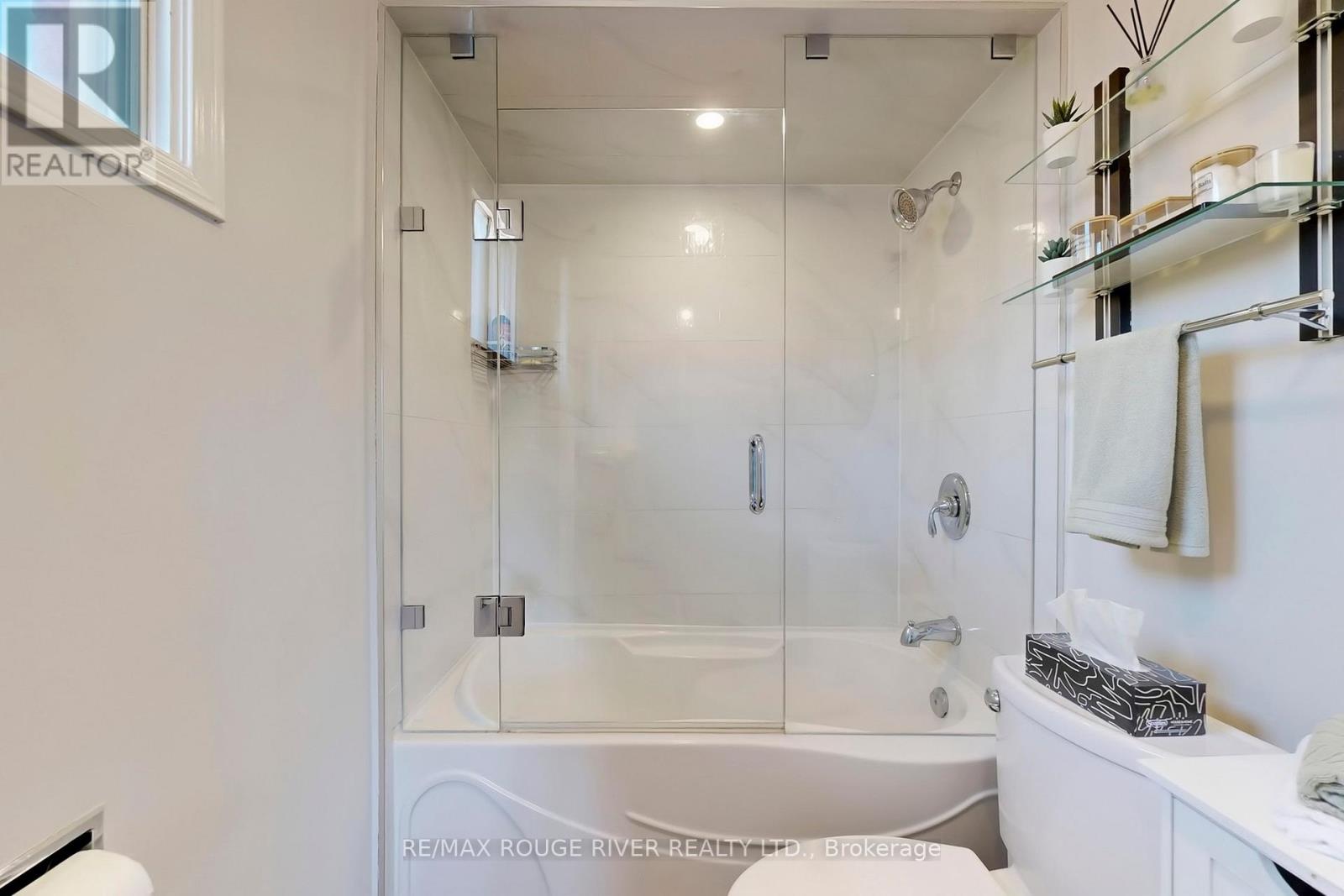 Photo 25 of 13 Dagwell Crescent, Ajax ON