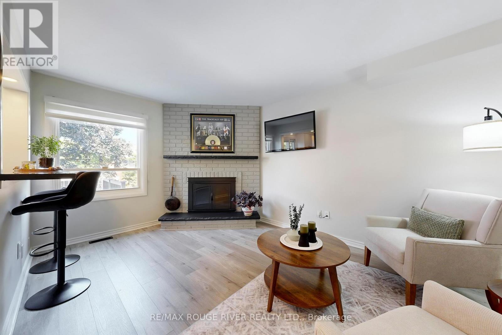 Photo 7 of 13 Dagwell Crescent, Ajax ON