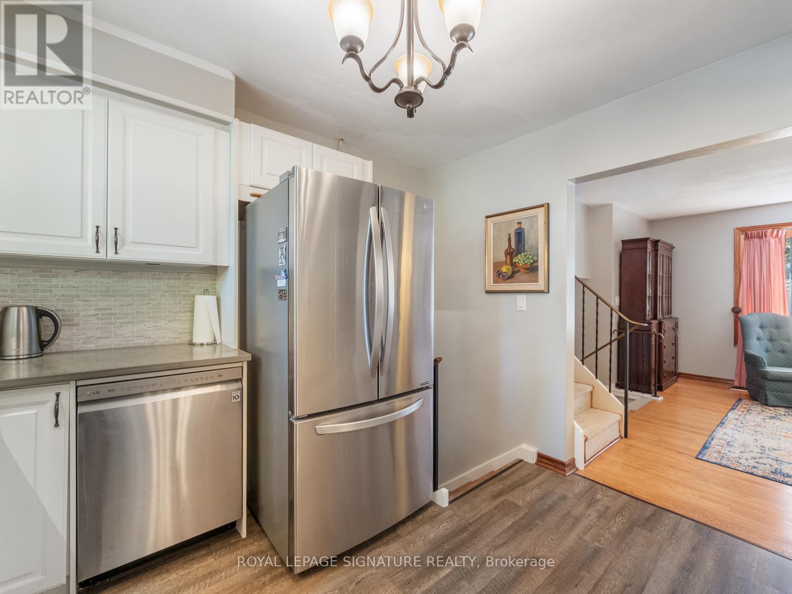 Photo 10 of 446 Bernhard Crescent, Oshawa ON