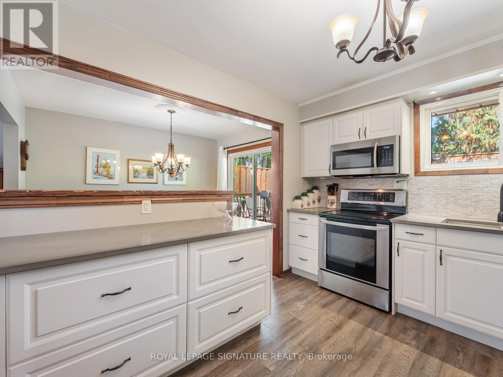 Photo 13 of 446 Bernhard Crescent, Oshawa ON